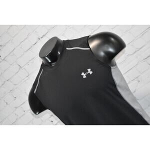 Under Armour Gym Shirt Tanktop Mens Size Medium Fitted Black HeatGear Polyester